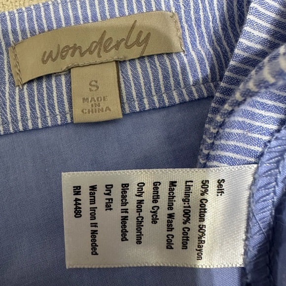 🛍️ cute wrap style mini skirt excellent condition. - Picture 3 of 6